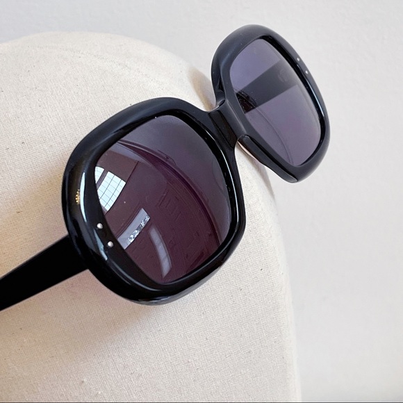 Ann Taylor Classic Black Rectangle Sunglasses with Case - Picture 6 of 15